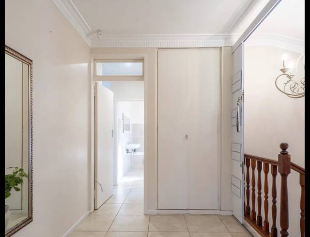 4 BEDROOM TOWNHOUSE TO LET IN HILLCREST CENTRAL